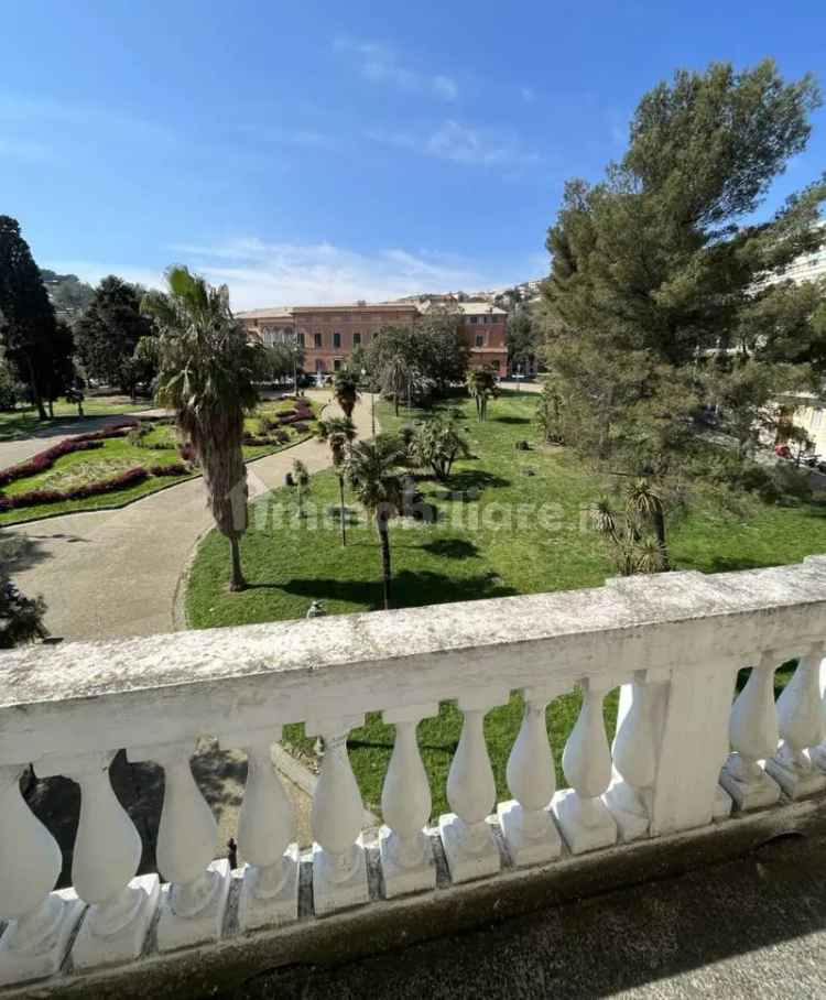 Appartamento piazza Cristoforo Bonavino, Pegli, Genova