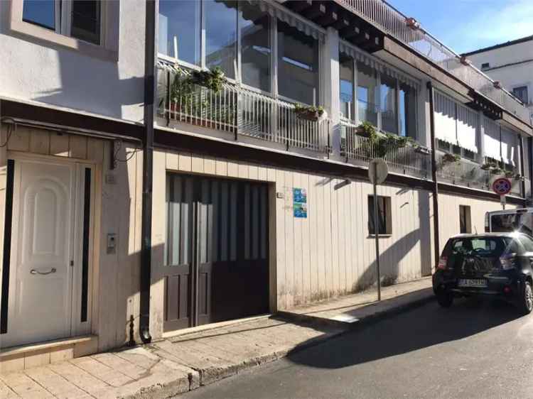 Appartamento in Via Puccini 25, Santeramo in Colle, 400 m² in vendita