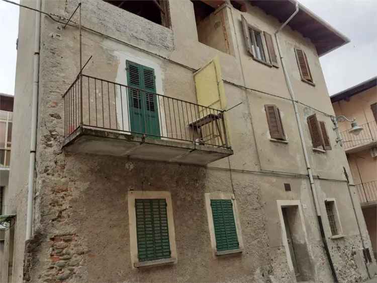 Villa a schiera in Via bellini 13, Serravalle Sesia, 8 locali, 160 m²