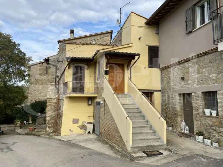 Villa plurifamiliare in Via Vaiano, 12, Assisi (PG)