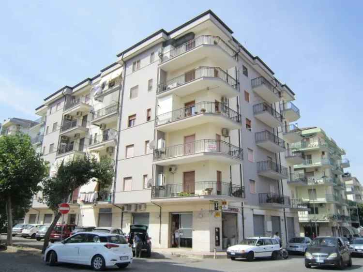 Appartamento in VIA PIETRO NENNI 8, Corigliano-Rossano, 6 locali