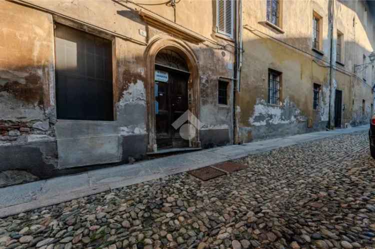 Bilocale via della chiesa 9, Centro, Saluzzo