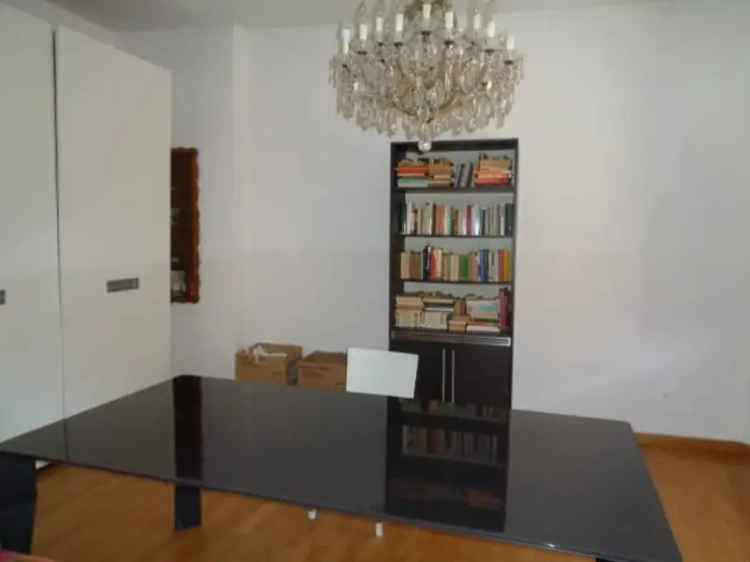 Appartamento in VIA ARMARI, Ferrara, 6 locali, 1 bagno, 145 m²