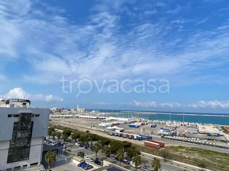 Appartamento in affitto a Bari via Pietro Oreste