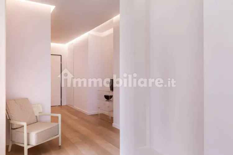 Appartamento in villa via Nepal 41, Eur, Roma