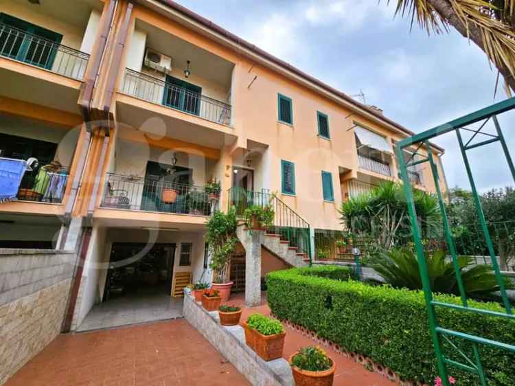 Villa a schiera in Via delle Palme 21, Messina, 5 locali, 2 bagni