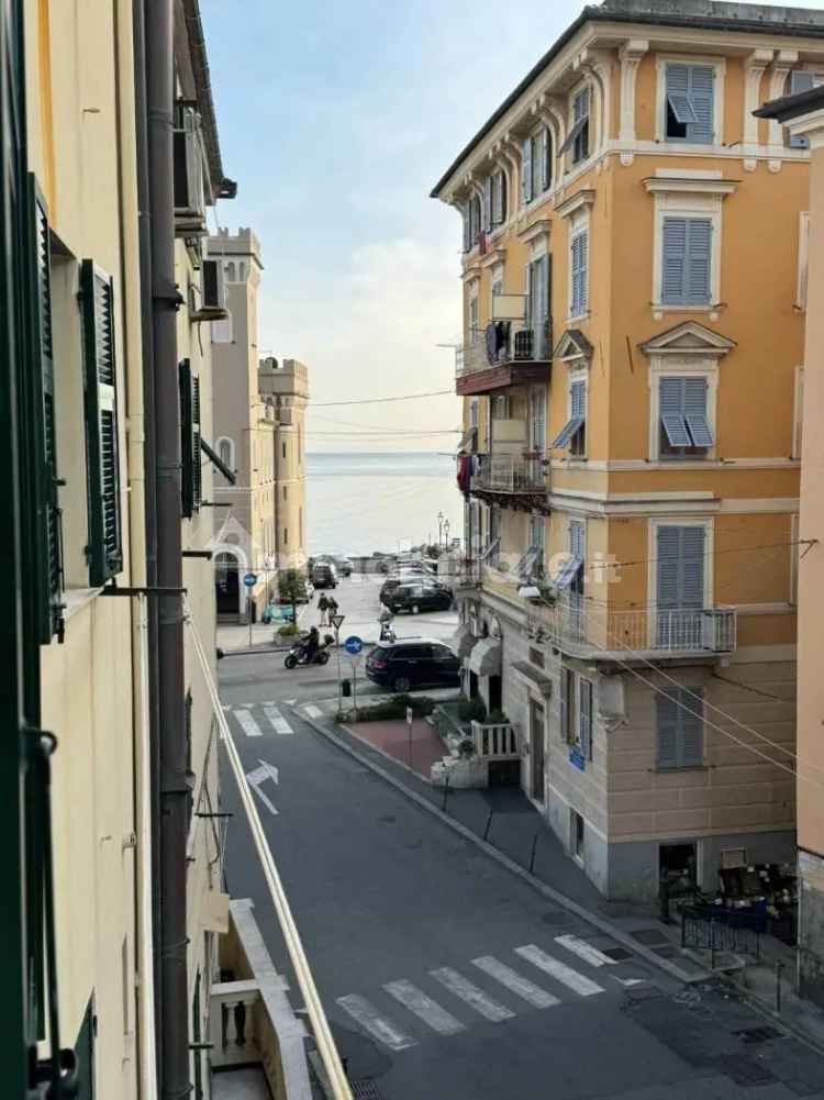 Trilocale viale Giorgio Modugno 1, Pegli, Genova