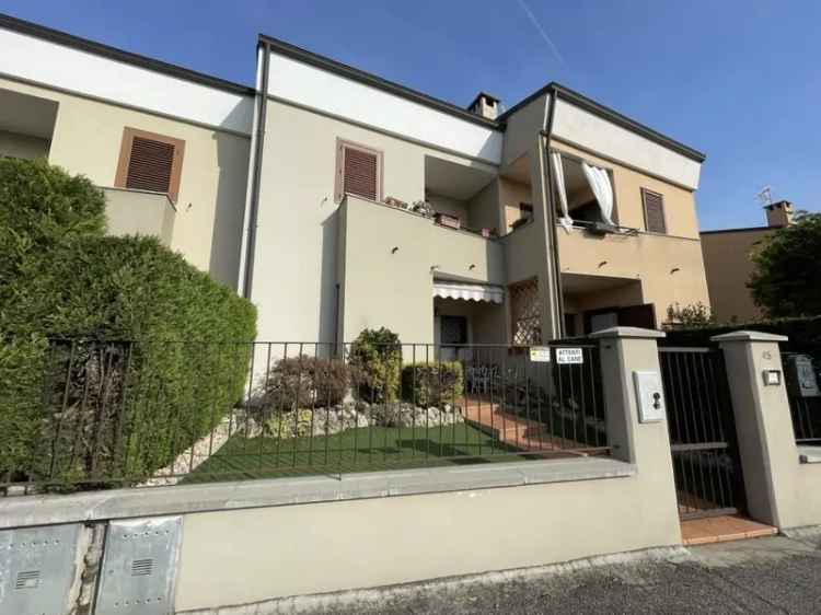 Villa a schiera in Via Mezzana 45, Rovato, 8 locali, 2 bagni, garage