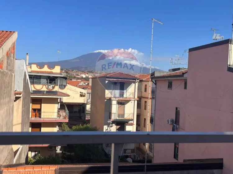 Appartamento in Via Pisa, Misterbianco, 6 locali, 2 bagni, con box