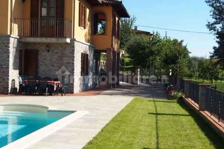 Villa unifamiliare via Roma, Centro, Castiglione di Garfagnana