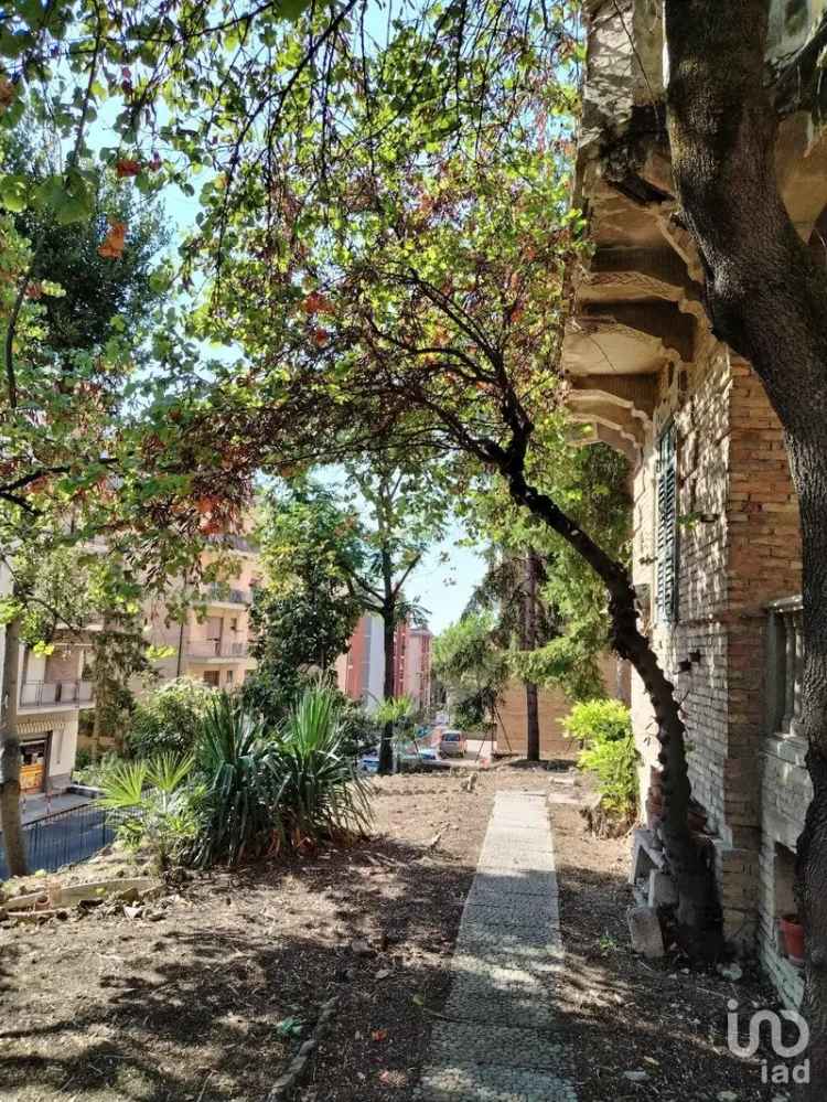 Vendita villa 10 locali di 360 m² in Macerata (62100) - 122841 - iad