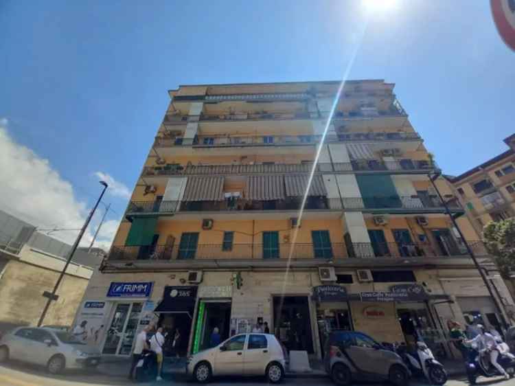 Appartamento in Viale Cavalleggeri d'Aosta, Napoli, 2 bagni, 70 m²