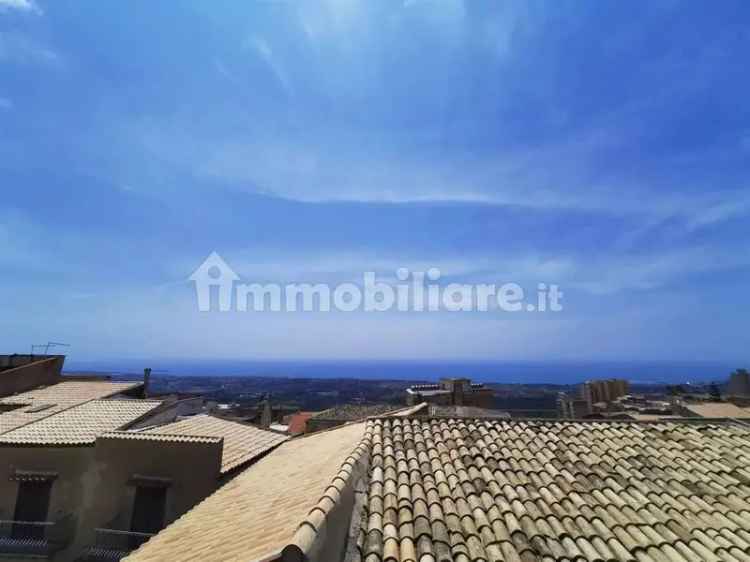 Quadrilocale via San Michele, 85, Centro Storico, Agrigento