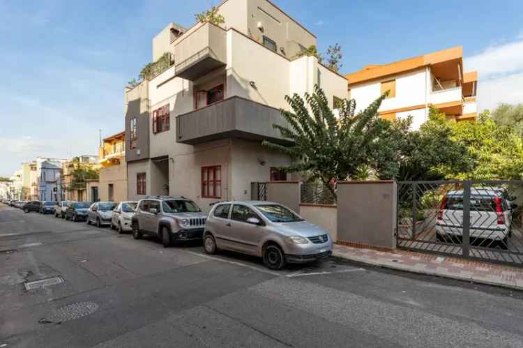 Villa in Via Guglielmo Pepe 7, Cagliari, 8 locali, 4 bagni, posto auto