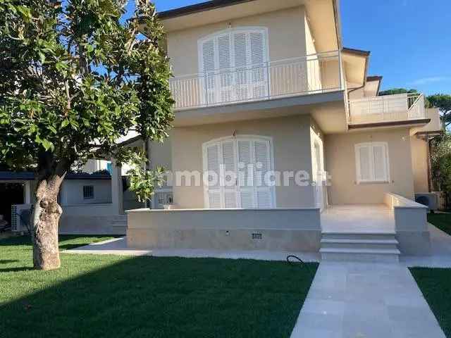 Villa bifamiliare, ottimo stato, 160 m², Centro, Forte dei Marmi