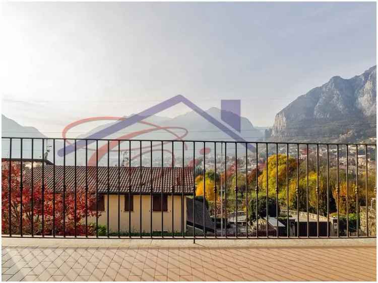 Villa bifamiliare via ai Poggi, Acquate, Lecco