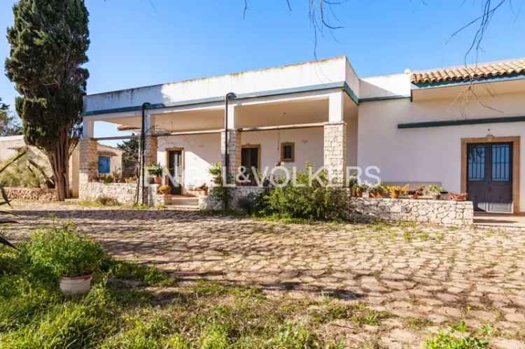 Villa unifamiliare Contrada Cavarra, Portopalo di Capo Passero