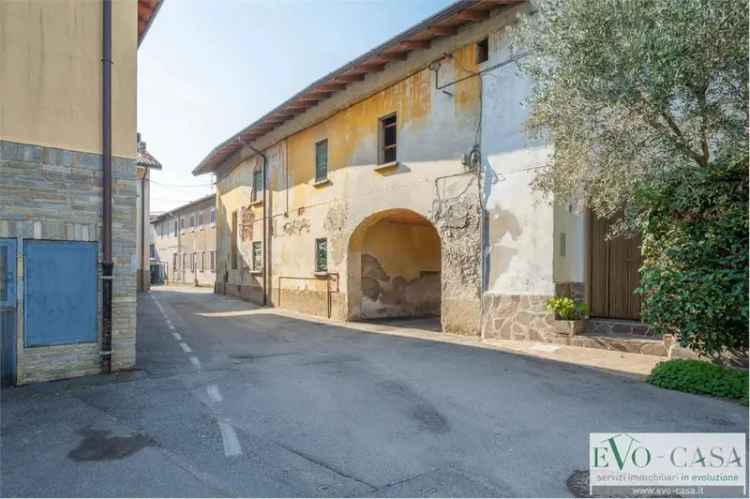 Appartamento in Via d'Azeglio 4, Magnago, 9 locali, 186 m² in vendita