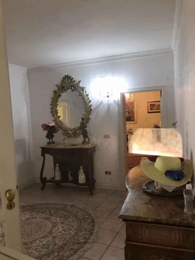 Casa Indipendente in Corso Umberto I, 97, Vibo Valentia (VV)