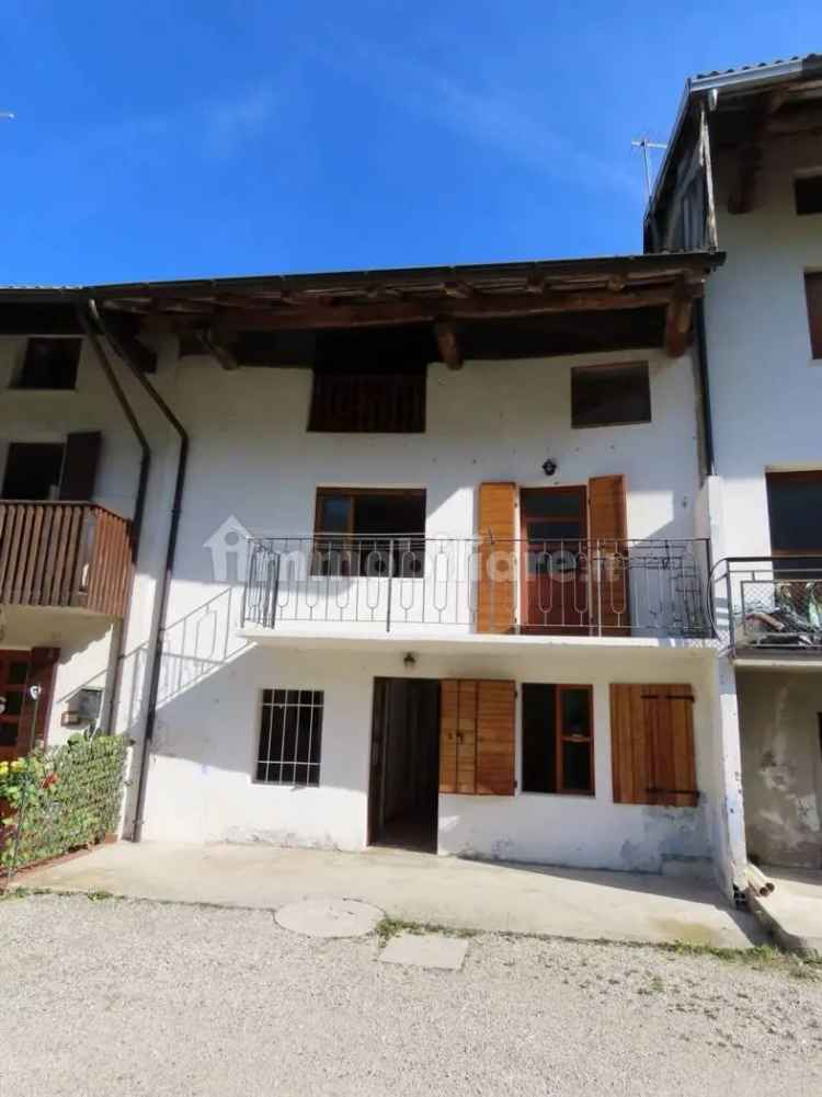 Villa unifamiliare via Monte Tomatico, 37, Porcen, Seren del Grappa