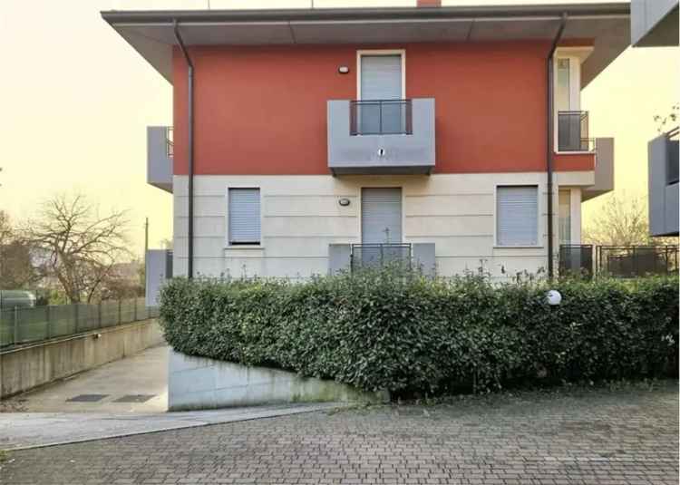 Villa a schiera in Via Alpini, Camisano Vicentino, 1 locale, 3 bagni