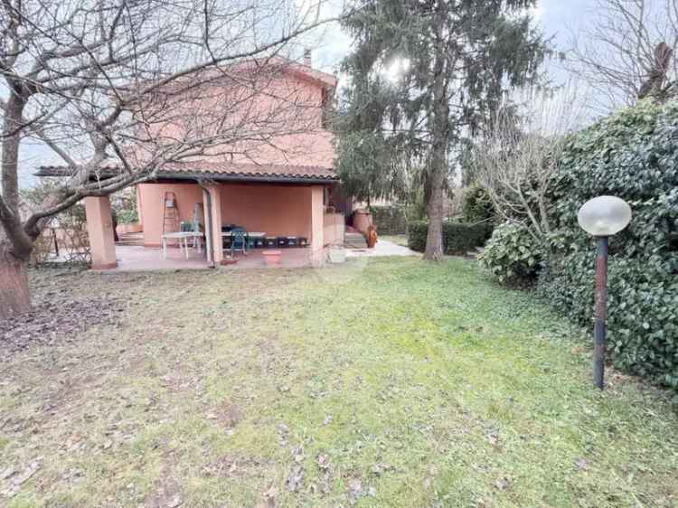 Villa a schiera d'angolo in vendita