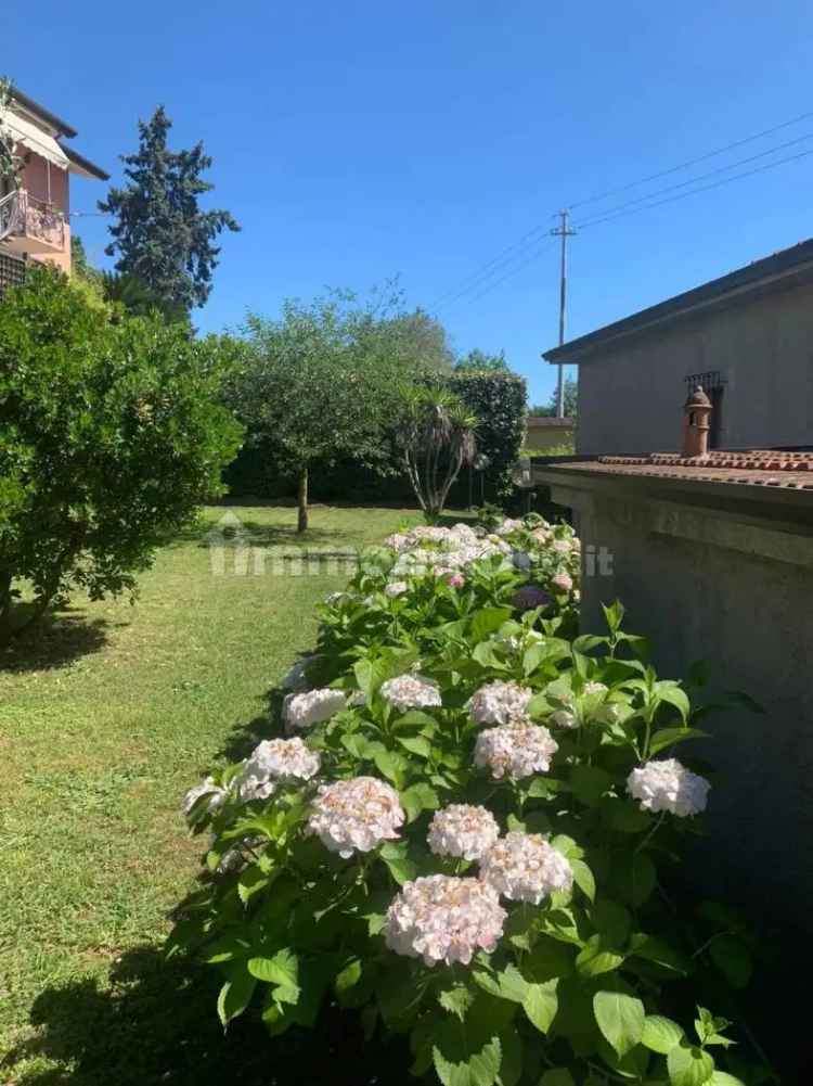 Villa unifamiliare piazza Aldo Moro 5, Centro, Santo Stefano di Magra