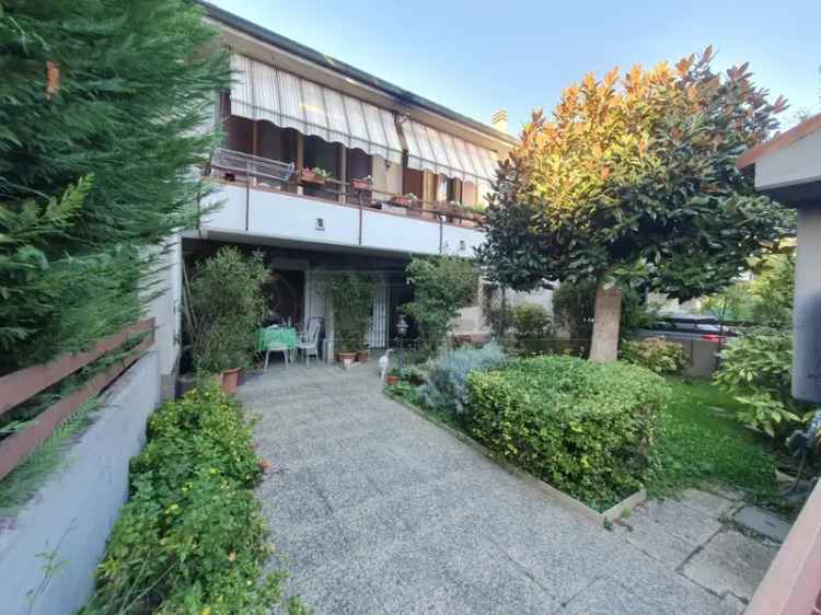 Villa a schiera in Via miglioli, Sesto ed Uniti, 4 locali, garage