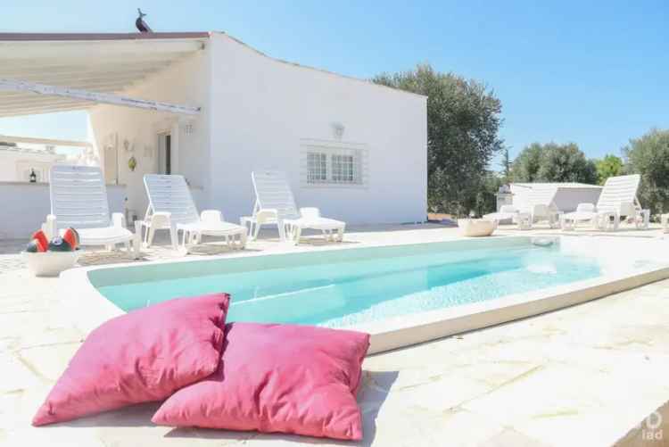 Vendita trullo 7 locali di 120 m² in Ostuni (72017) - 121806 - iad