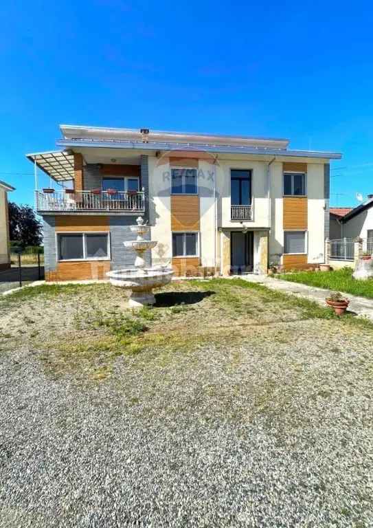 Villa in Via Galade, Alessandria, 13 locali, 4 bagni, giardino privato