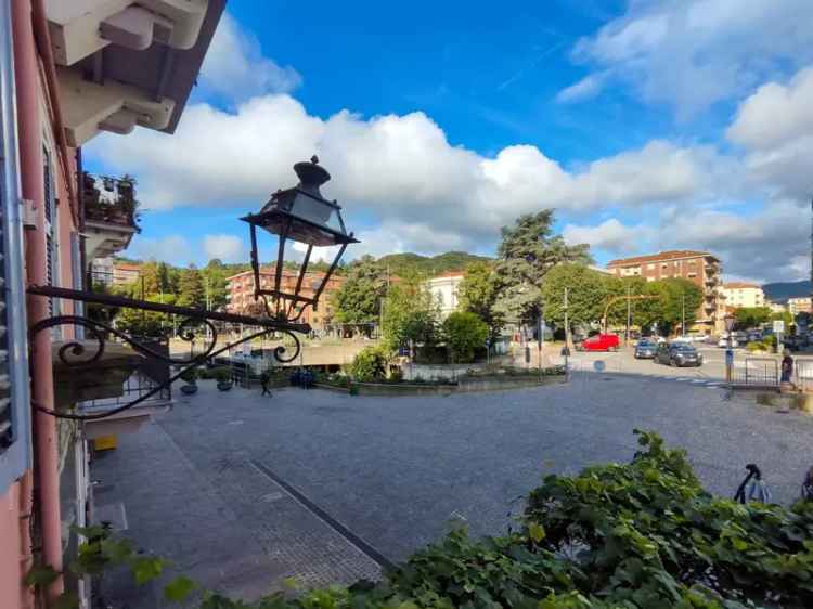 Appartamento in PIAZZA DELLA VITTORIA, Cairo Montenotte, 8 locali