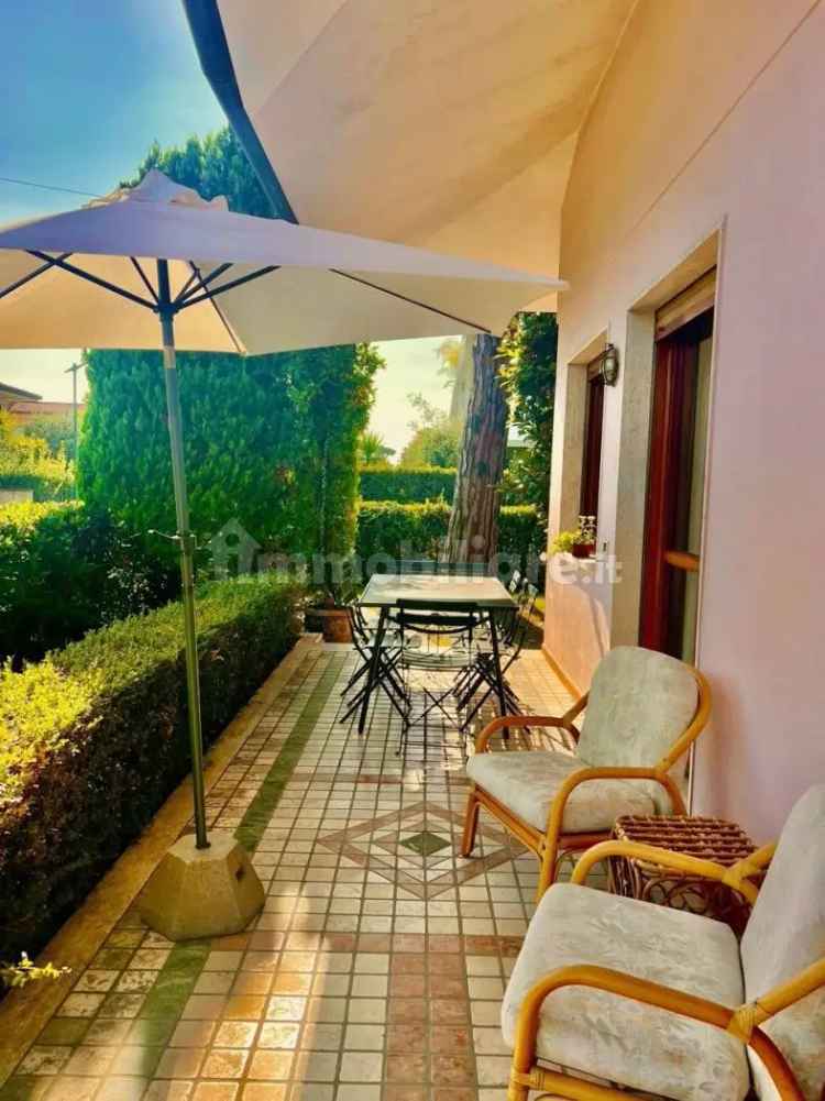 Villa unifamiliare, buono stato, 220 m², Centro, Forte dei Marmi