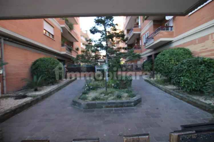 Trilocale viale dei Romagnoli 35, Ostia Ponente, Roma