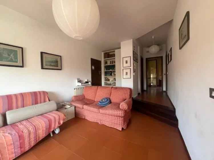 Appartamento in Via adua, Camaiore, 5 locali, 1 bagno, arredato, 80 m²