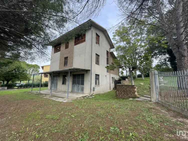 Vendita casa indipendente 8 locali di 330 m² in Corridonia (62014) - 129047 - iad