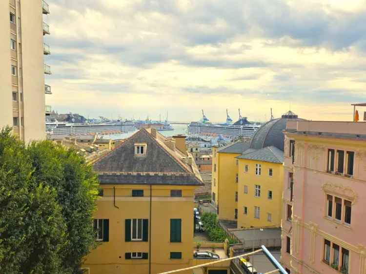 Appartamento in Salita San Francesco Da Paola, Genova, 6 locali, 90 m²