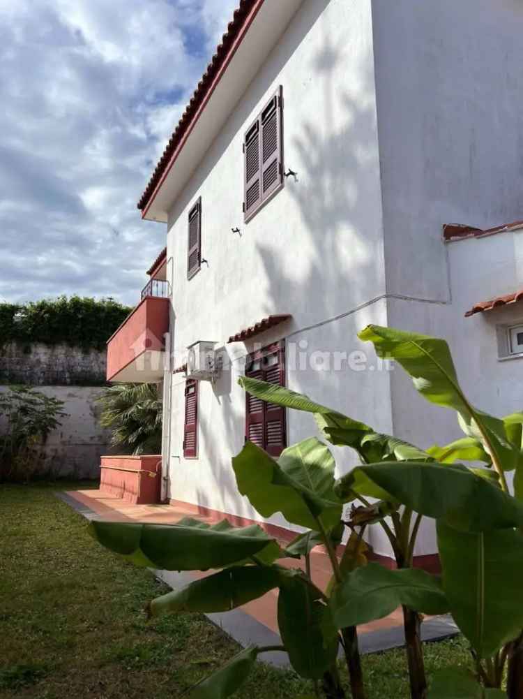 Villa unifamiliare via Monte Nuovo Licola Patria 124C, Monterusciello, Pozzuoli