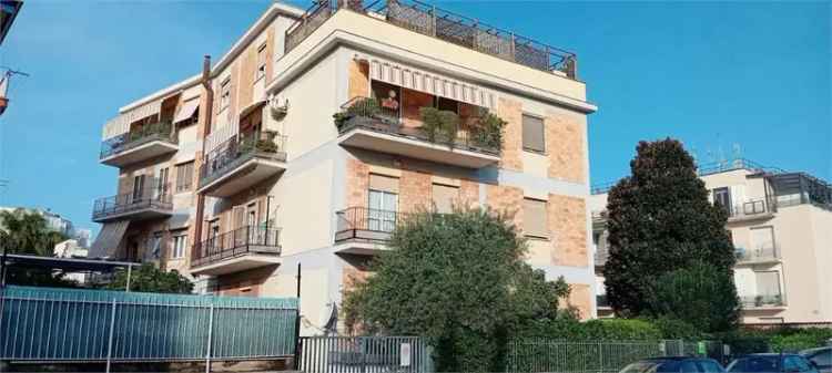 Appartamento in VIA SCARAVELLI 8, Latina, 7 locali, 136 m² in vendita