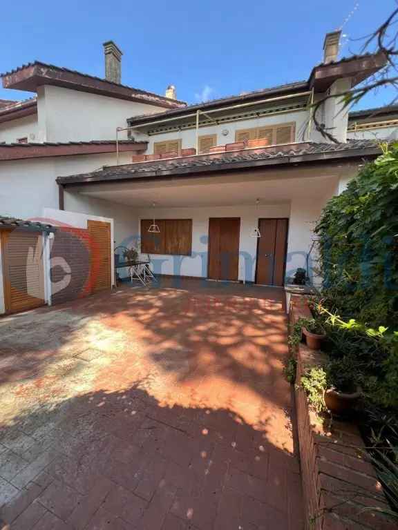 Villa a schiera in Lago d'iseo, Santa Marinella, 4 locali, 3 bagni