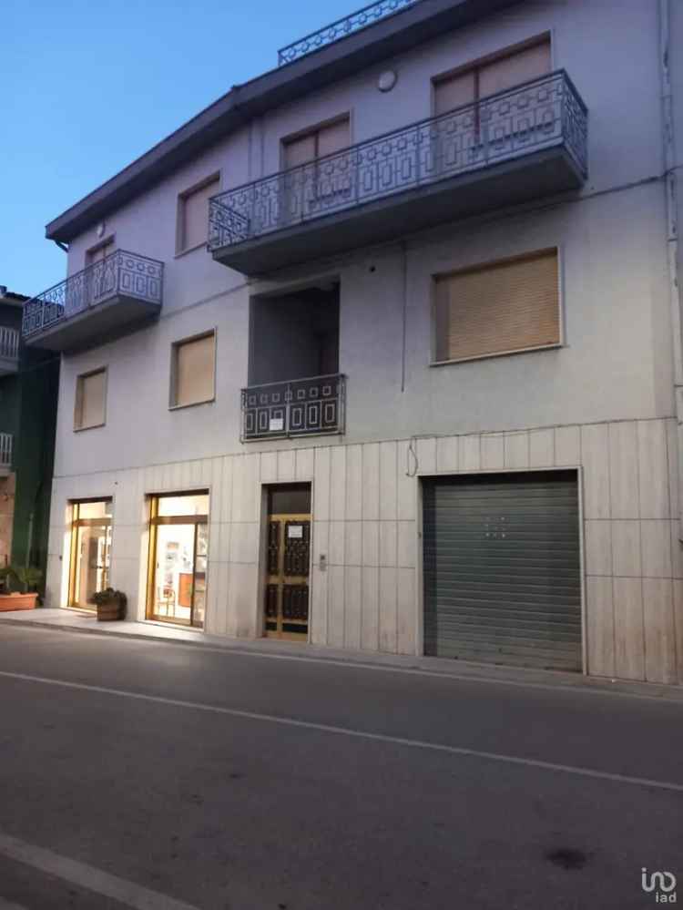 Vendita appartamento 8 locali di 162 m² a Civitella del Tronto (64010) - 90440 - iad