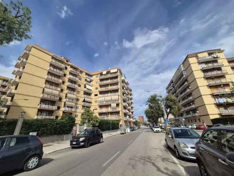 Appartamento in Viale De Laurentis, Bari (BA)