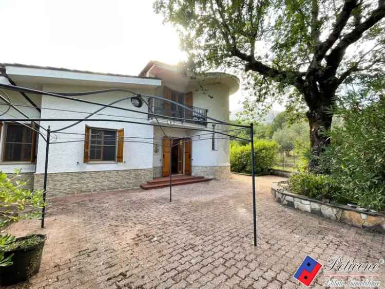 Villa in Via Ambrifi, Lenola, 5 locali, 2 bagni, giardino privato