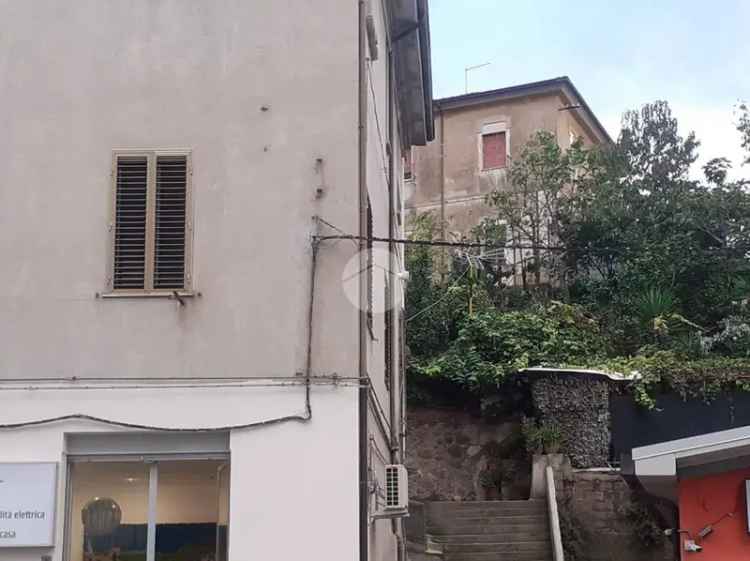 Quadrilocale via Romualdo Montagna 52, Centro Storico, Cosenza