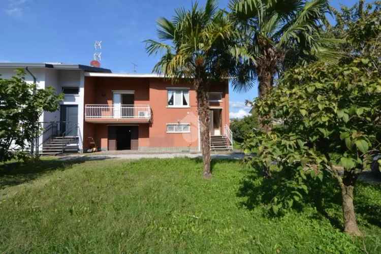 Villa bifamiliare via Roma 11, Centro, Bernareggio