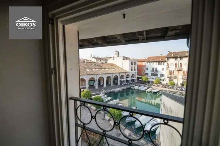 Attico via Porto Vecchio, Centro Storico, Desenzano del Garda