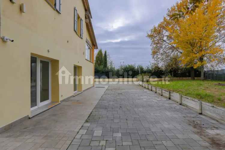 Villa unifamiliare, nuova, 260 m², Area Produttiva Via Lunga, Valsamoggia