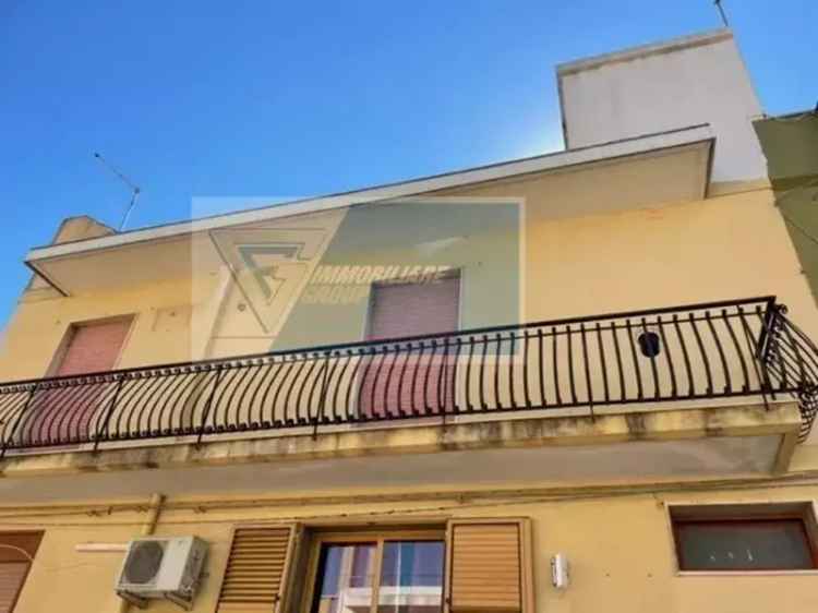 Appartamento in Via Enrico Caruso, Siracusa, 5 locali, 1° piano