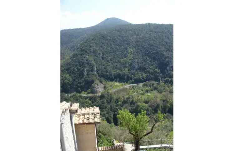 Casa indipendente in vendita a Calvi dell'Umbria