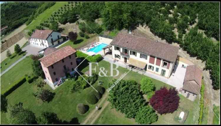 Villa in Mombercelli, Mombercelli, 10 locali, 4 bagni, garage, 400 m²