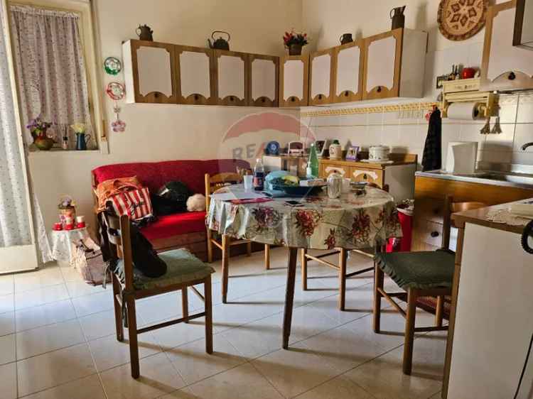 Appartamento in Viale algeri, Siracusa, 7 locali, 1 bagno, 119 m²